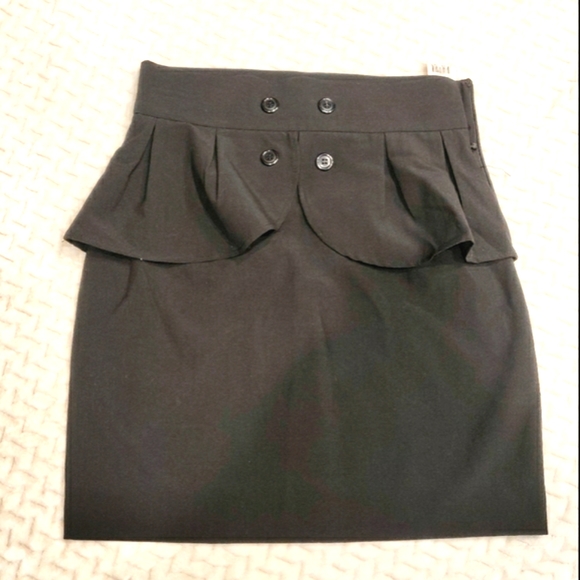 Dresses & Skirts - 3/$15🔴LAST CHANCE🔴 Black Ruffle Skirt